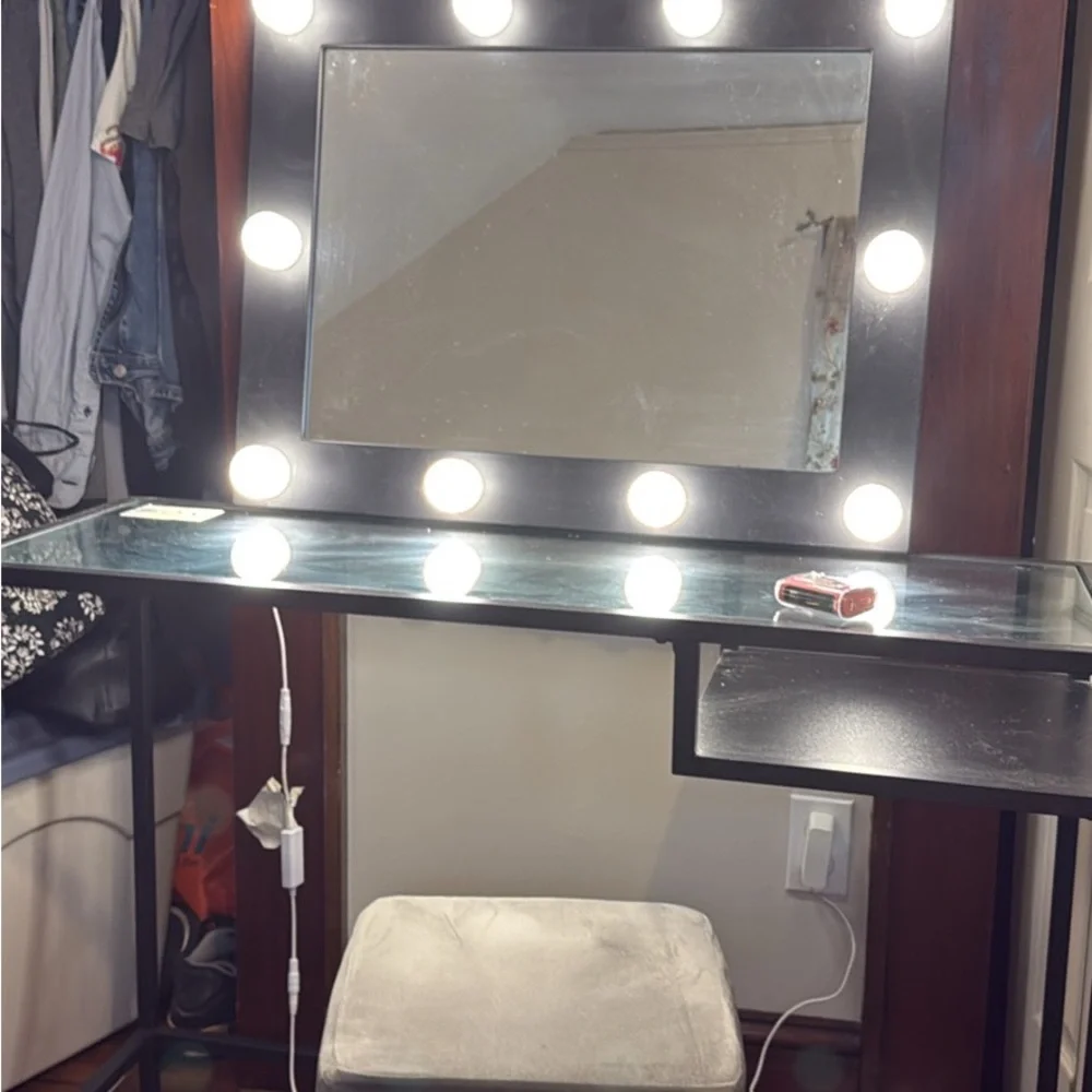 Black Accent Cord with Meandering Design - Picture 3 of 4